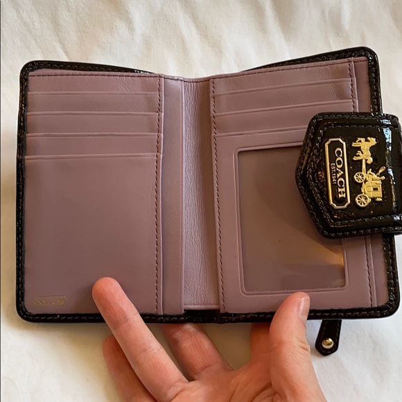 Coach wallet with logo snap and zipper pocket - Picture 2 of 3